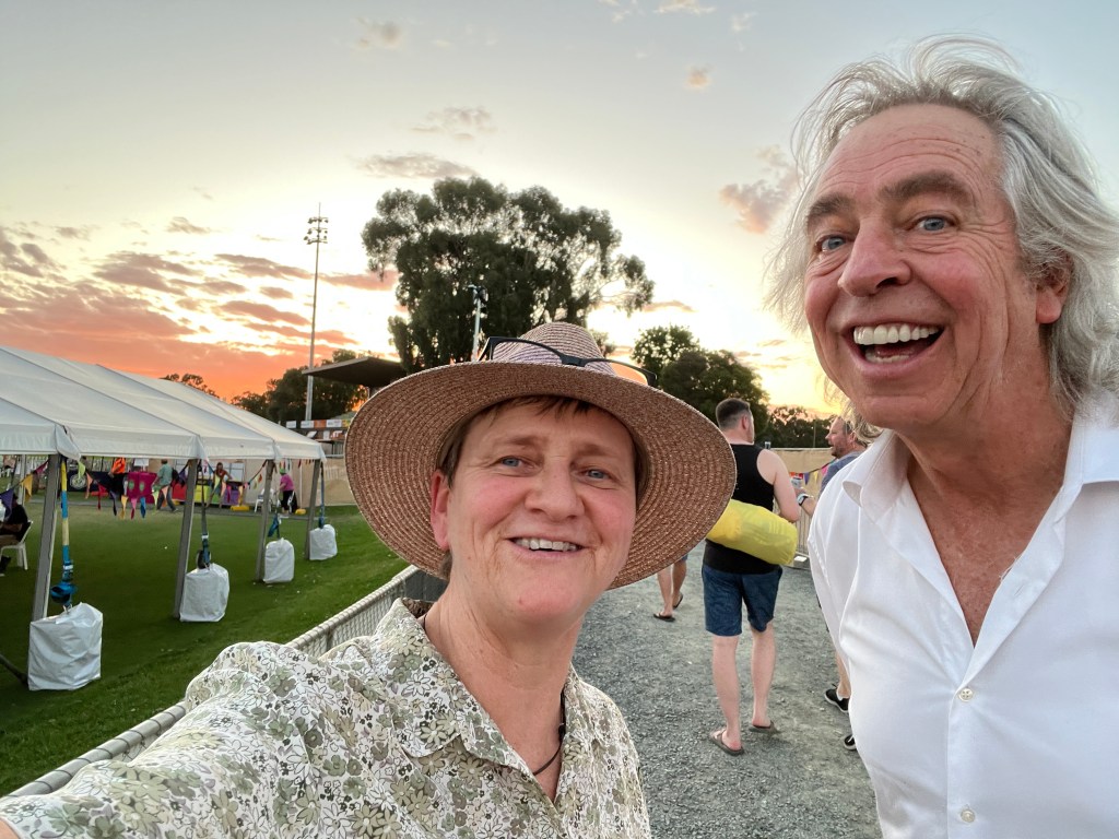 A traveller, who likes to take an opportunity to see the world, from my own backyard to the many, many destinations out there.